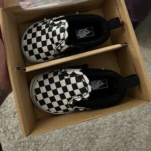 Infant vans size 3